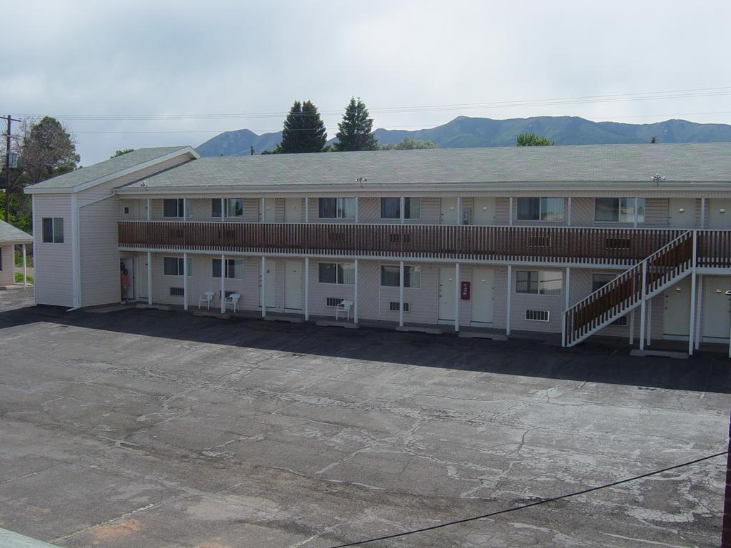 Canyonlands Motor Inn Monticello Bagian luar foto