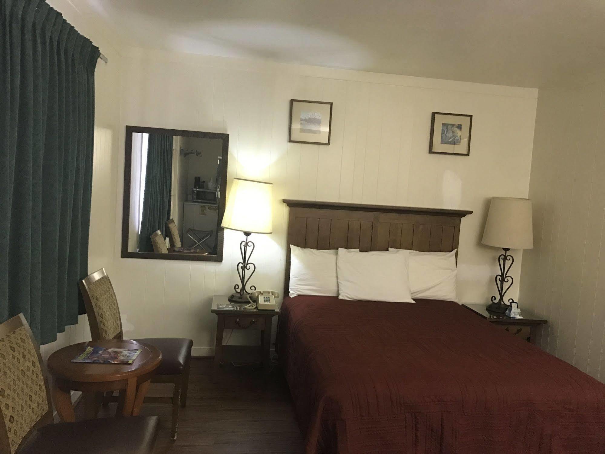 Canyonlands Motor Inn Monticello Bagian luar foto