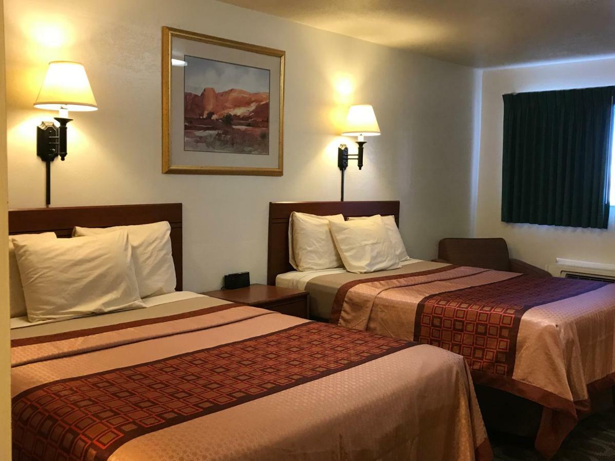 Canyonlands Motor Inn Monticello Bagian luar foto